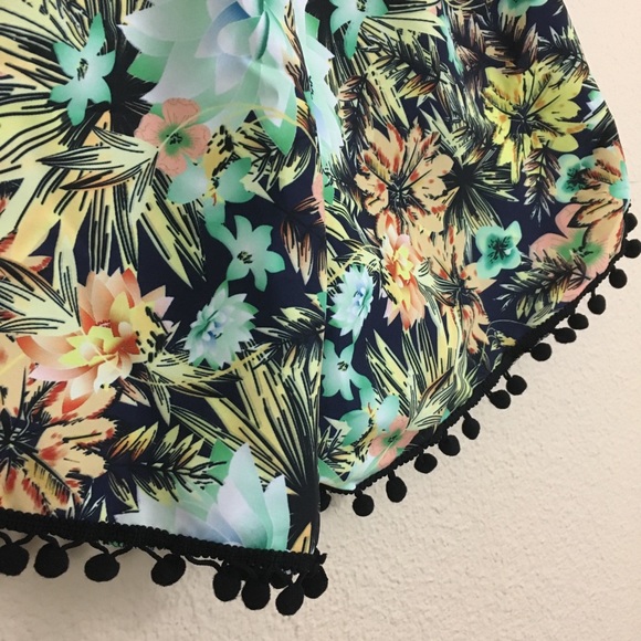 New Hawaiian Print Beach Shorts sz L - Picture 2 of 5